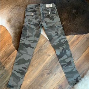 True Religion Camo Cargo Leggings!